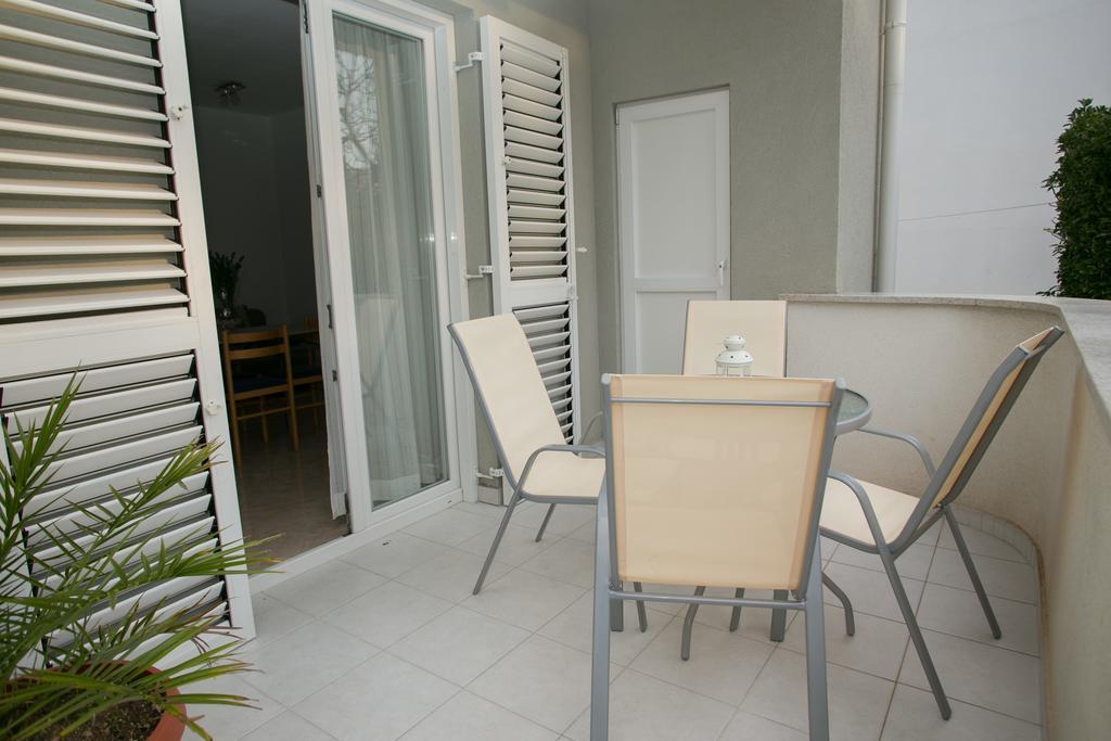 Apartments Rina Novalja Zewnętrze zdjęcie